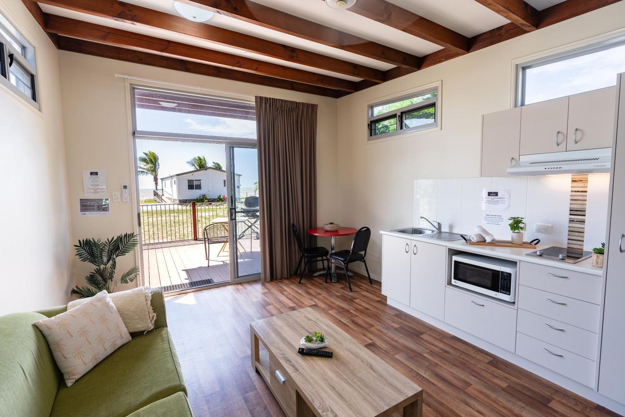 Tasman Holiday Parks - Rollingstone المظهر الخارجي الصورة